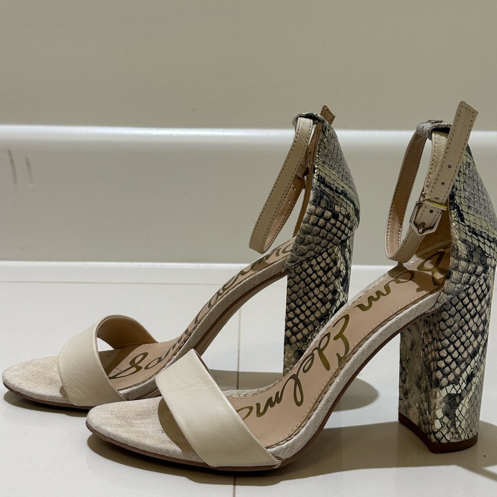 Sam Edelman Cream and Gray Snakeskin Heels